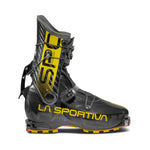 The La Sportiva Raceborg II is a black and yellow alpine ski touring boot with carbon fiber details and buckles. This lightweight, high-performance Grilamid carbon fiber boot features the LA SPORTIVA logo in yellow.